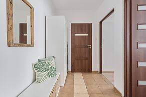 Sweet Apartment Kamienna by Renters