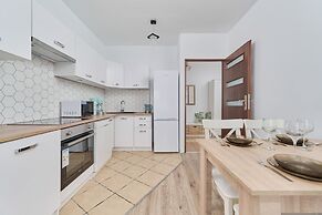 Sweet Apartment Kamienna by Renters