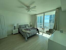 The Club at Brickell Bay