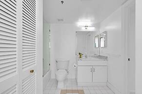 The Club at Brickell Bay