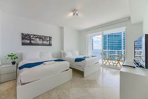 The Club at Brickell Bay