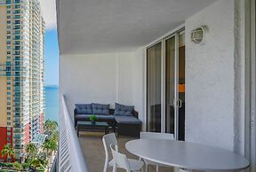 The Club at Brickell Bay