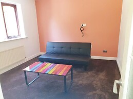 Lovely 4-bed , 3 Bath Villa in Bolton, Manchester