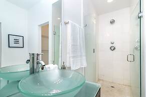 Roami at Villa Bella