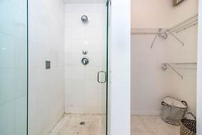 Roami at Villa Bella