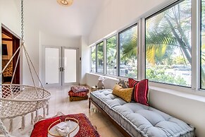 Roami at Villa Bella