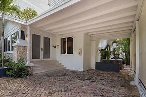 Roami at Villa Bella