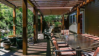 A Cowslip's Belle Inn