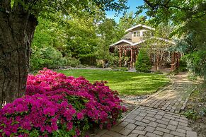 A Cowslip's Belle Inn