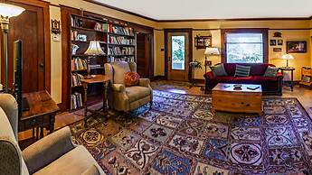 A Cowslip's Belle Inn