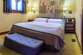 A Cowslip's Belle Inn