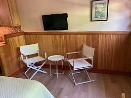 A Cowslip's Belle Inn