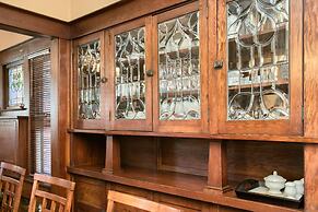 A Cowslip's Belle Inn