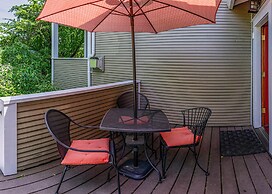 A Cowslip's Belle Inn