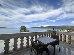 Beyaz Köşk Hotel & Cafe