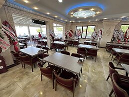 Beyaz Köşk Hotel & Cafe