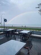 Beyaz Köşk Hotel & Cafe