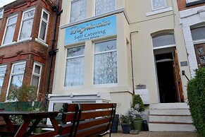 Brightwater Apartment for up to 6 Guests