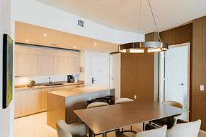 Luxury Condo with Spectacular Ocean View