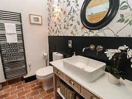 The Bothy, Riding Hills