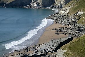 Black Shanti Tipi 2 With Ocean View