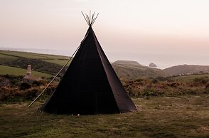 Black Shanti Tipi 2 With Ocean View