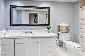 Spacious Rochester Home w/ Heated Pool & Hot Tub!