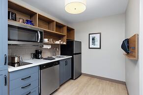 Candlewood Suites Mcpherson by IHG