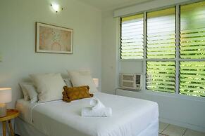NIGHTCLIFF RETREAT -  Stylish 2BR Apt