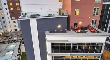 Beverly Hills Penthouse Suite