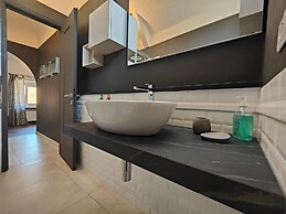 Via Medaglie D oro 73 - Albenga