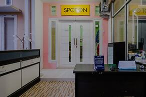 OYO 2417 Melati Residence