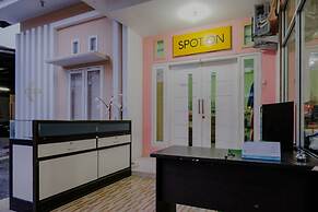 OYO 2417 Melati Residence