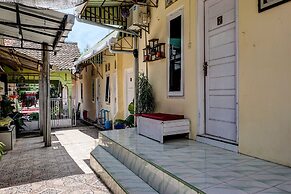 OYO 92359 Kost Maluku 36 Family Residence