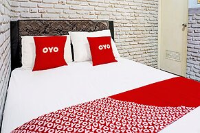 OYO 92359 Kost Maluku 36 Family Residence