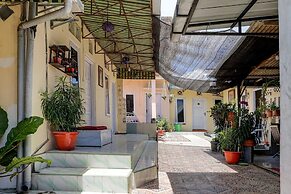 OYO 92359 Kost Maluku 36 Family Residence