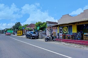 OYO 92359 Kost Maluku 36 Family Residence