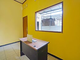 OYO Life 91869 Insan Mulia Kost Syariah