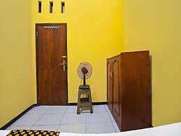 OYO Life 91869 Insan Mulia Kost Syariah