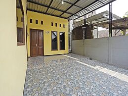 OYO Life 91869 Insan Mulia Kost Syariah