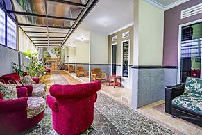 Super OYO 90642 Lancar Homestay Syariah