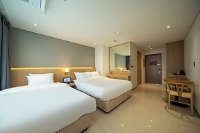 Chestertons GyeongJu