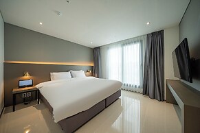 Chestertons GyeongJu