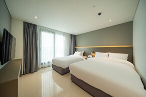 Chestertons GyeongJu