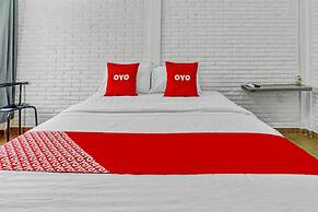 Super OYO 90828 Ara Guest House