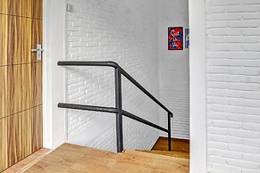 Super OYO 90828 Ara Guest House