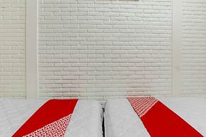 Super OYO 90828 Ara Guest House