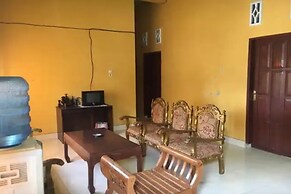 OYO 90816 Wisma Awal Fajar Syariah Near Mars Gym Bulukumba