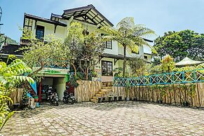 OYO Life 92376 Agape Villa