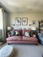 Bright & Stylish 1BD Flat - Wandsworth Town